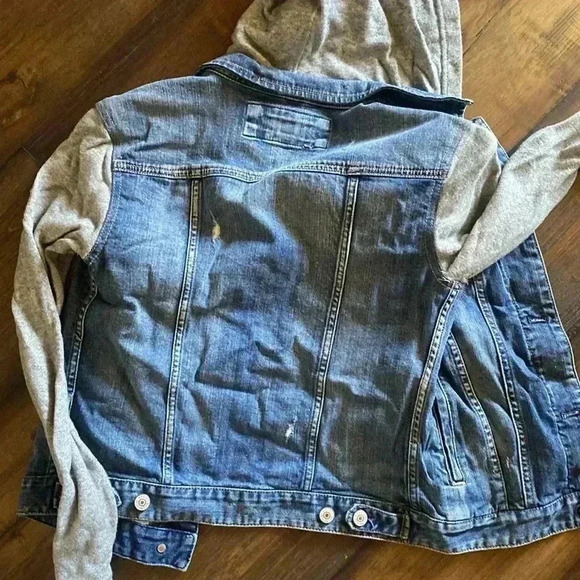 Express Distressed jean jacket with fleece sleeves - Picture 4 of 4